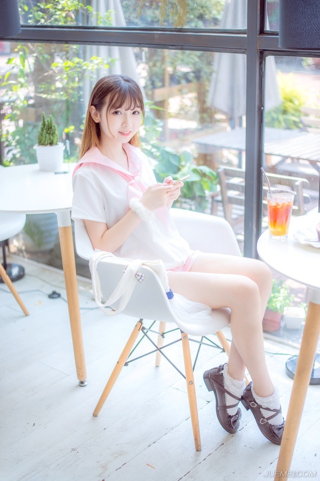 你们的偶像是明星，我的偶像是卫星。——韩寒《后会无期》